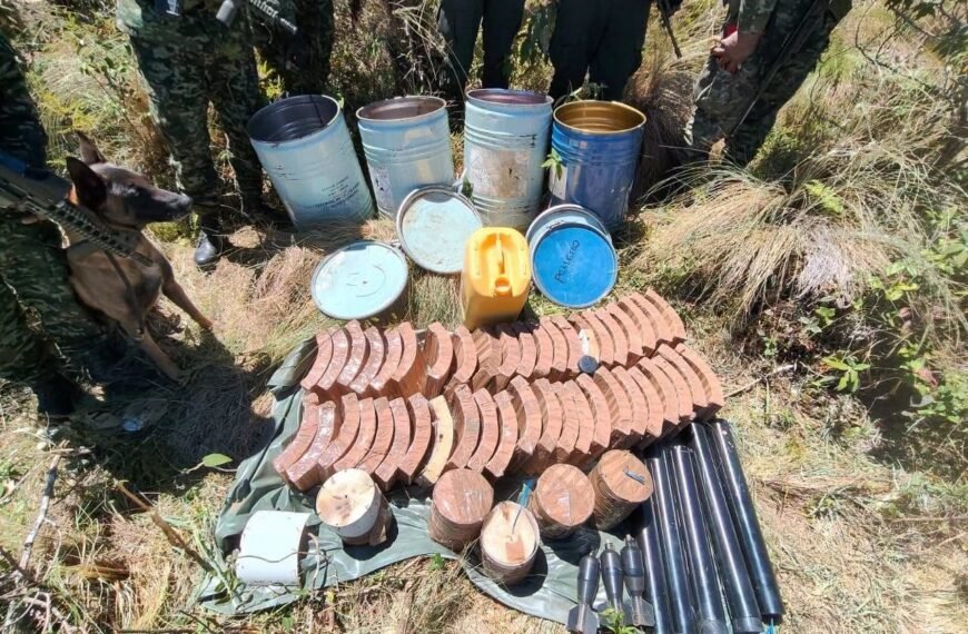 Ejército destruye depósito con 53 artefactos explosivos en zona rural de Cumbal